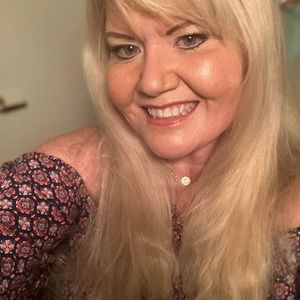 Meet your Posher, Oleta